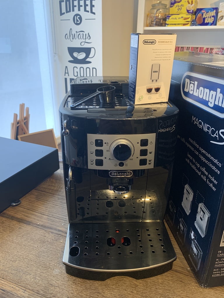 Delonghi Magnifica S Automatic Bean to Cup Coffee Machine ECAM22.110