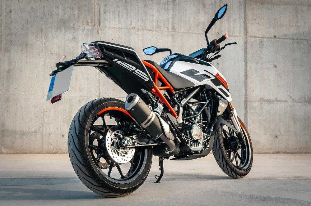 How Much Does It Cost to Paint a Motorcycle? (2022 Updated)