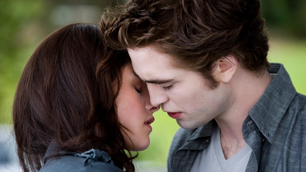 Kristen Stewart Wants to Direct a Big Budget Twilight Remake