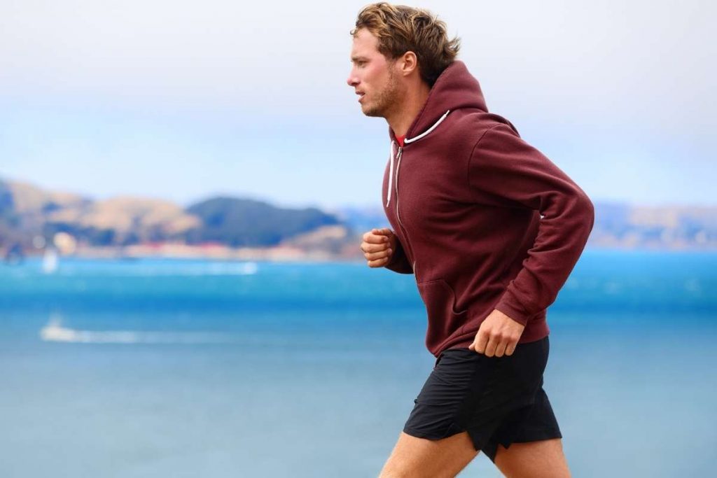 Running In A Hoodie A Good idea? That Running Thing