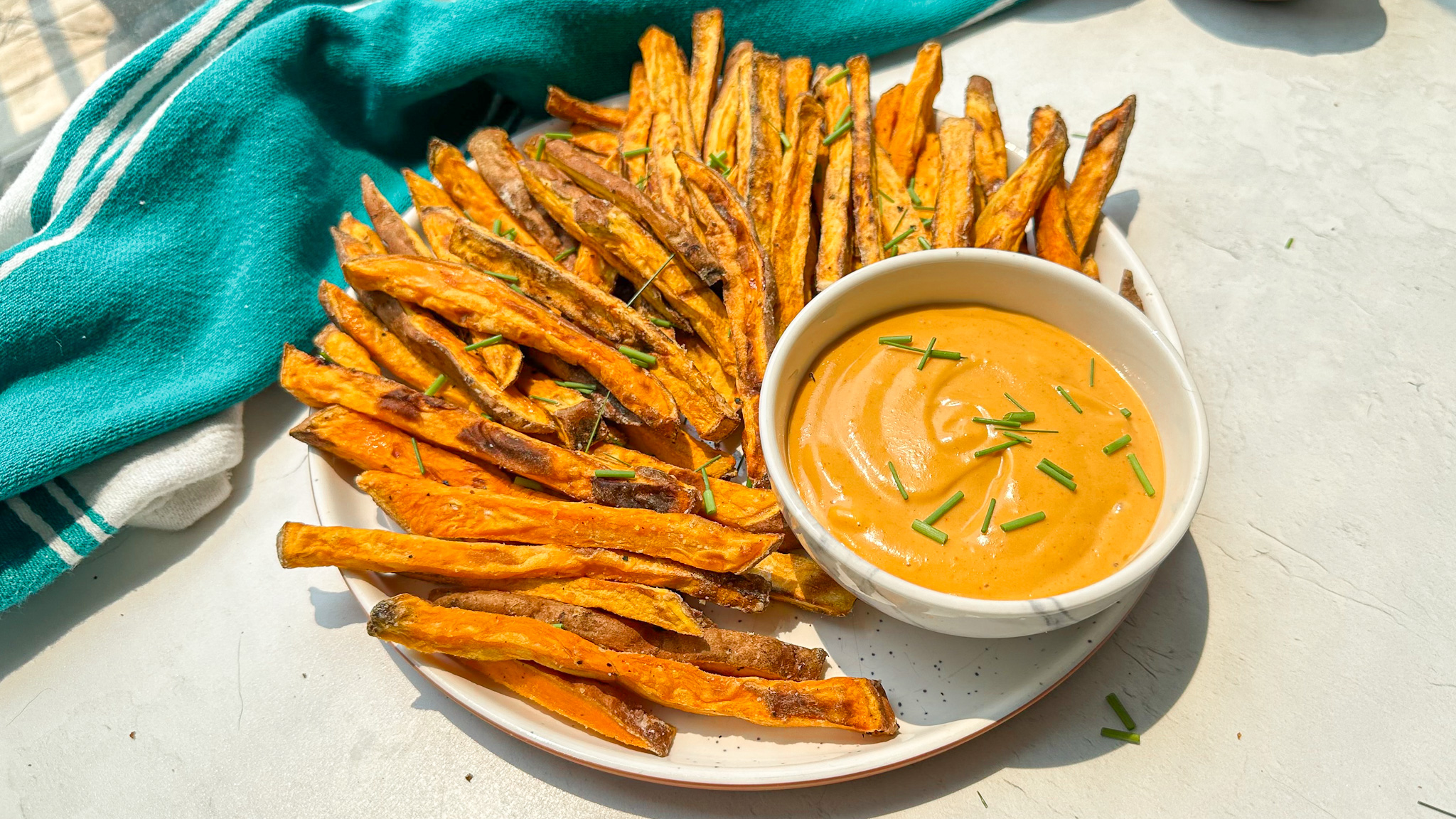 Sweet Potato Fries with Healthy Sriracha Mayo That Vegan Babe