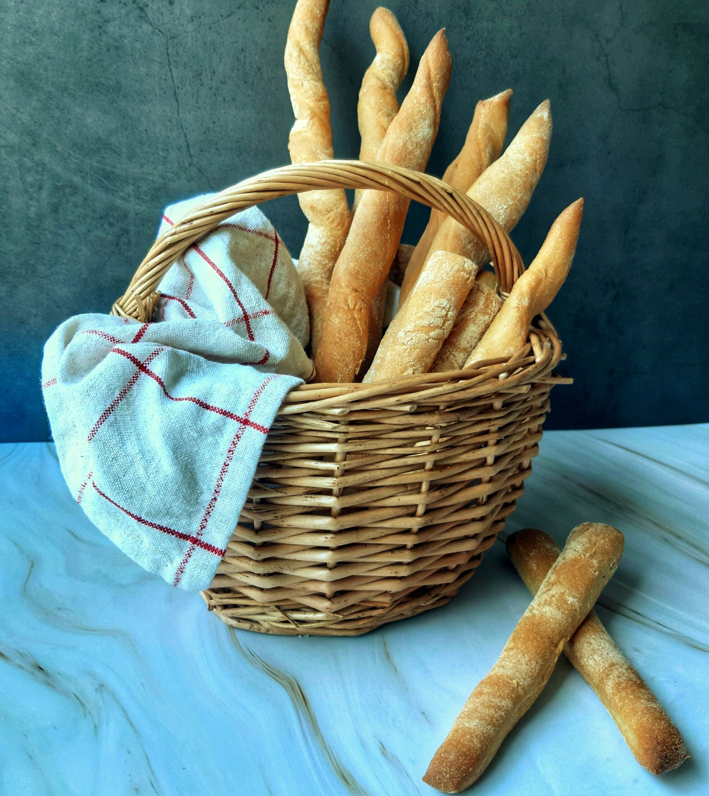 Easy and Rustic Grissini (Breadsticks) thebalancedplate