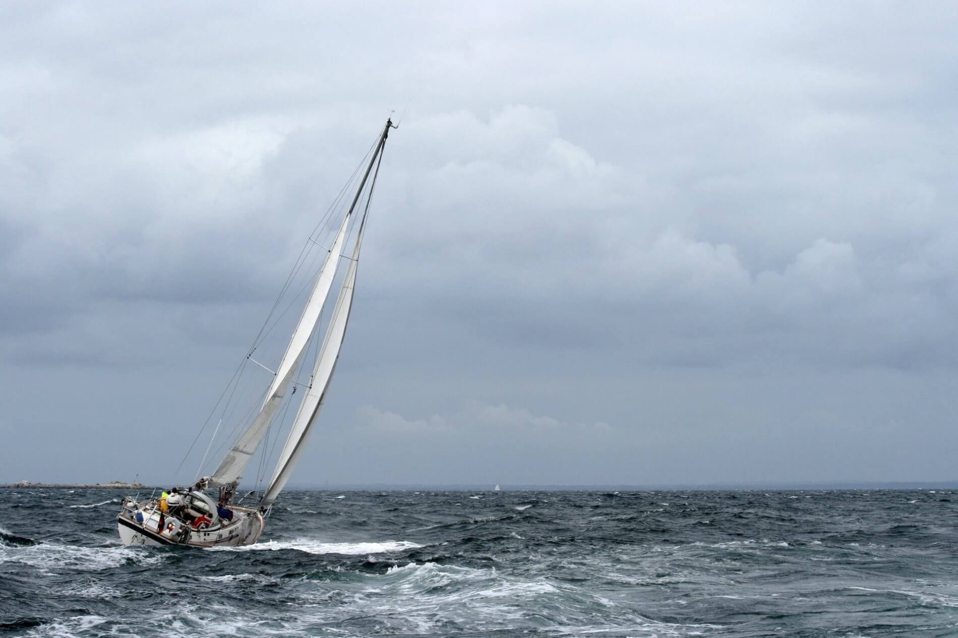 Heave To A Comprehensive Guide Sailing and Boating Guides, Features