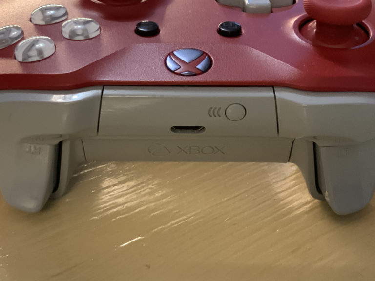 Help How to Use an Xbox Controller on an iPad THE EN with Trav Pope