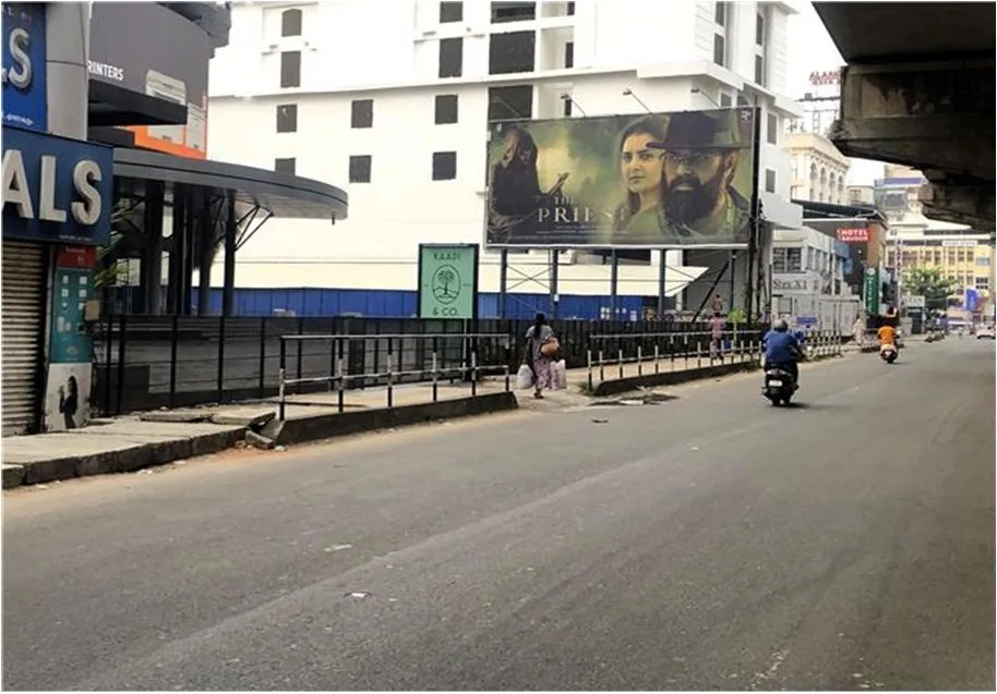 Hoarding in Shenoys 71198 Advertising Rates