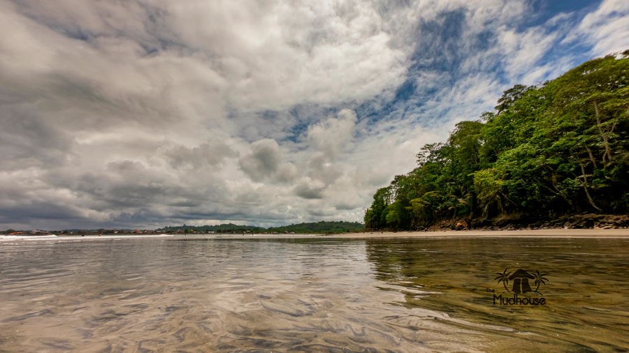 Mompiche, Ecuador The Mudhouse Hostel