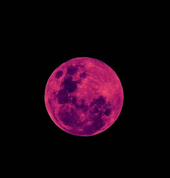 ESSENTIAL OILS FOR EVERY MOON PHASE the Numinous