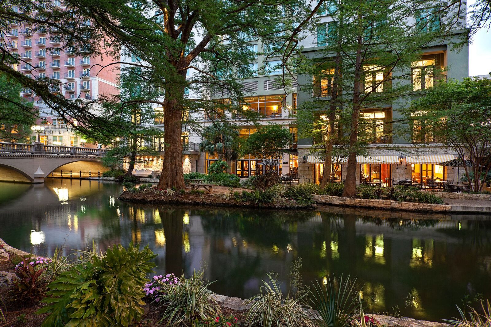 Our Trip to San Antonio + 25 OFF at Hotel Contessa! The Sister Studio