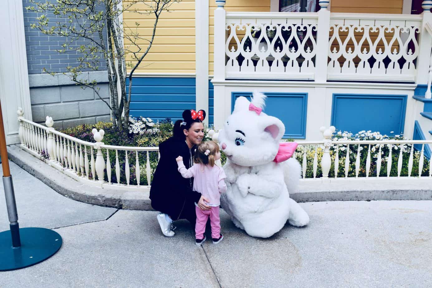 The best ways to meet Disney characters The Willow Tree