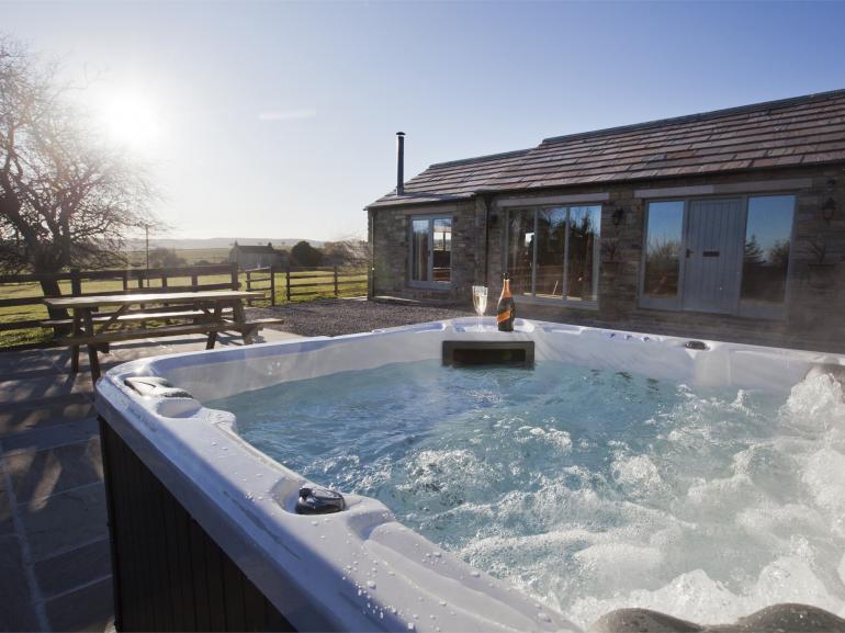 7 Of The Best Yorkshire Dales Cottages With Hot Tubs The Yorkshireman