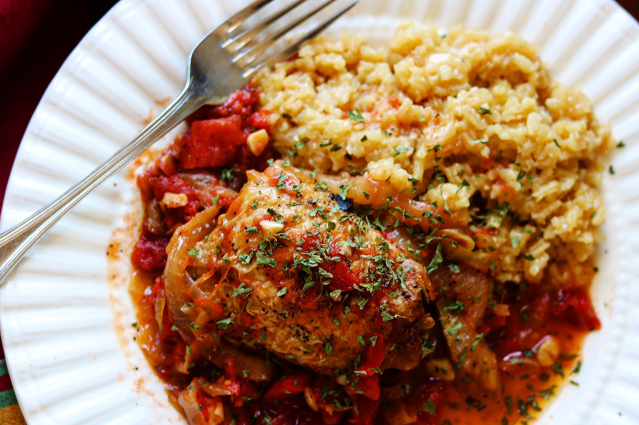 Simple, Delicious Chicken Thighs Braised with Tomatoes, Onions, and