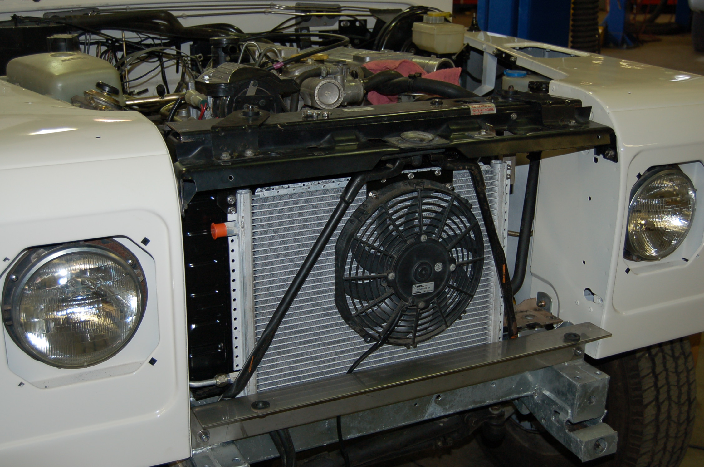 Land Rover Defender 110 1993b