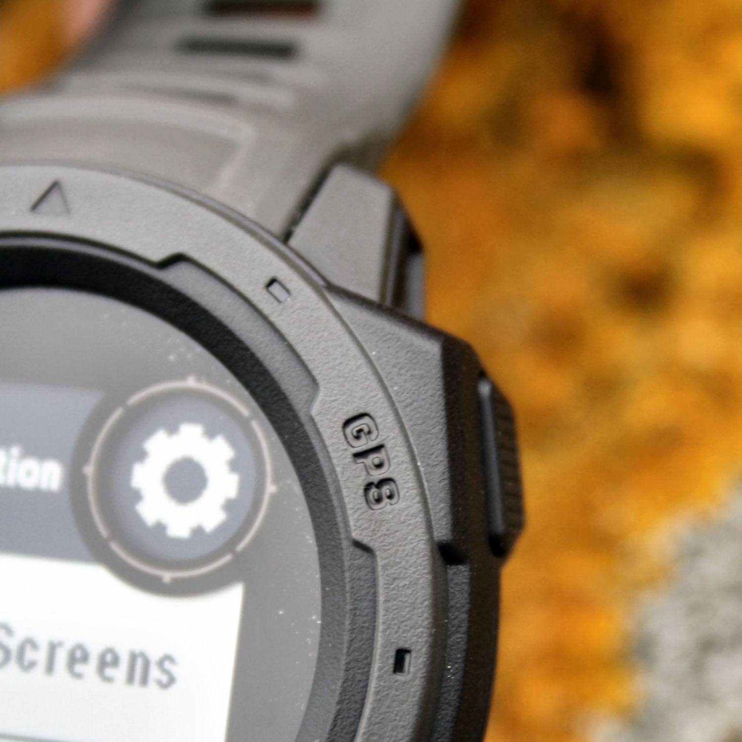 Garmin Instinct Specs & Fenix 5 Comparison