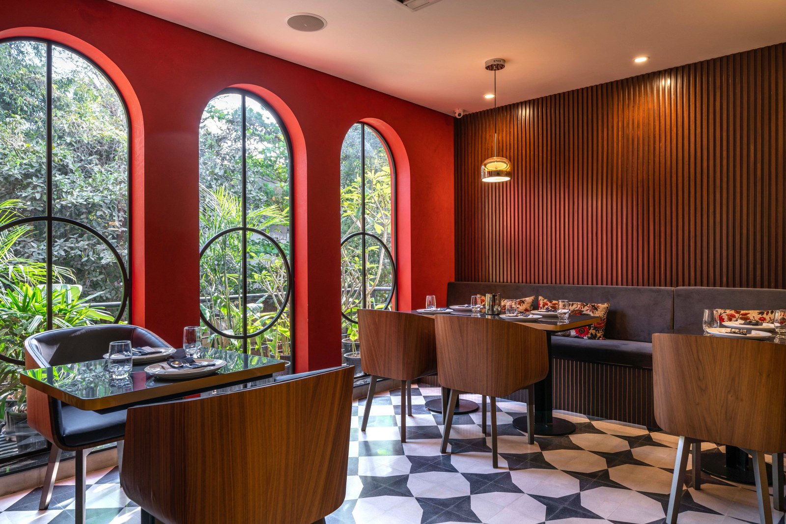 Zuci A Delightful European Style Restaurant Interior F+S Designs The Architects Diary