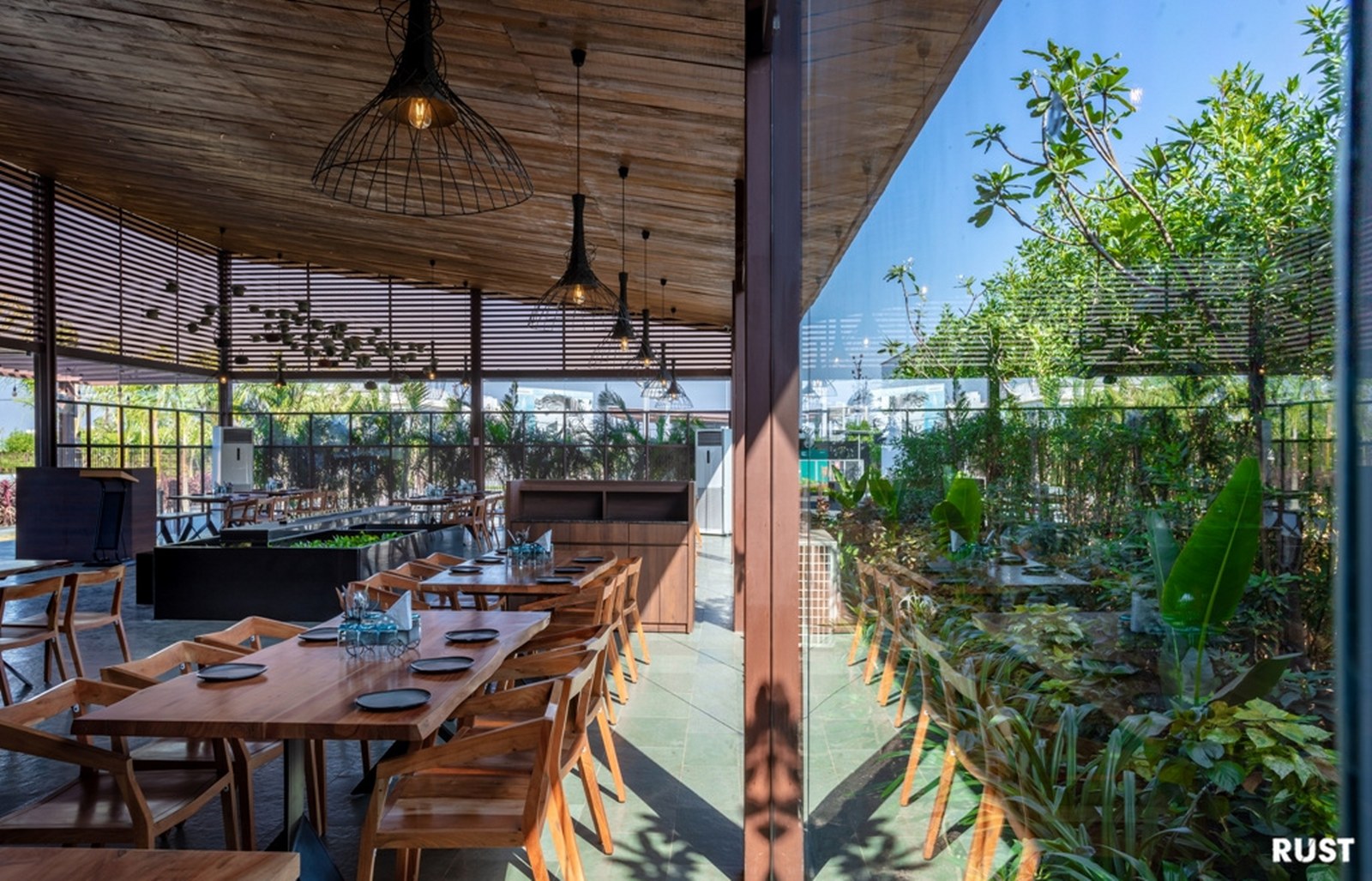 Tea Villa Cafe Experiencing A Space Amidst Nature Rust The Design