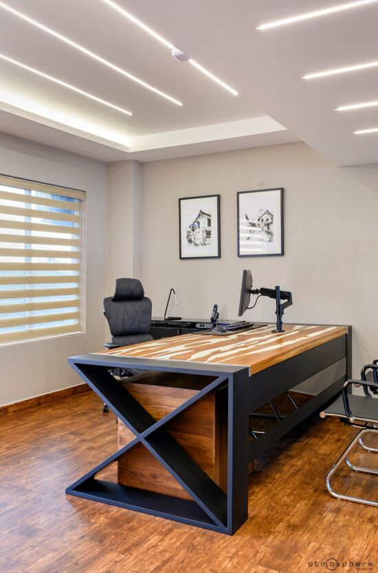 Solving the Work Space Requirements in the Office in an Innovative Way