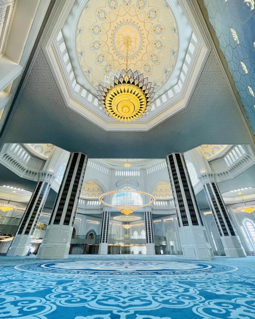 The World’s Largest Handmade Carpet, Crafted by Hands The Architects