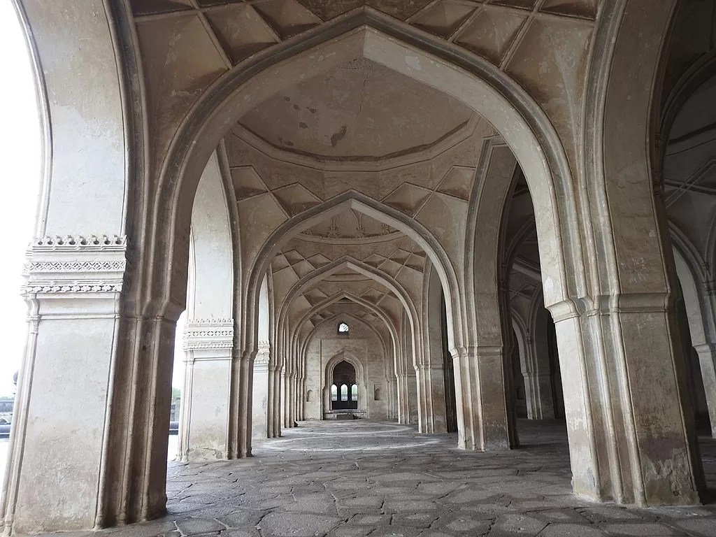 20 Most Beautiful Arcade Architecture in Indian Monuments