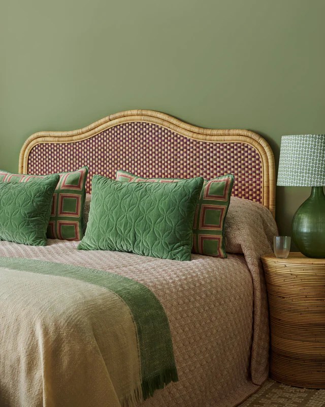 20 Bed Headboard Designs that comforts your bedroom