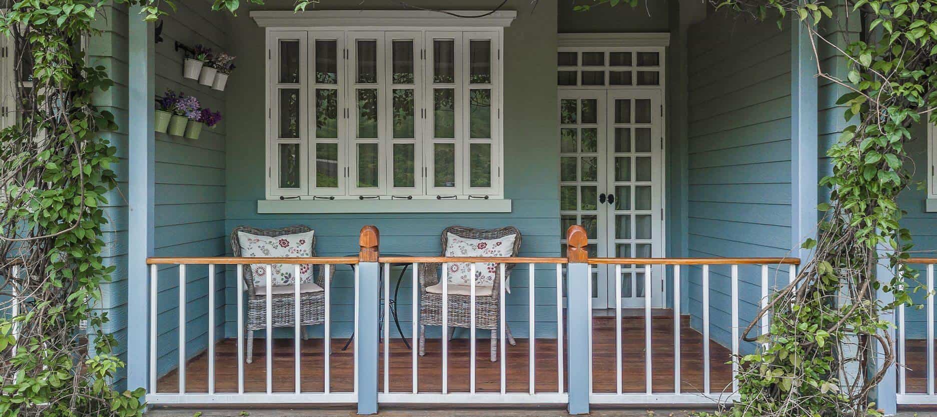 Spruce Up Your Outdoor Space with 10 Stunning Balcony Decorating Ideas