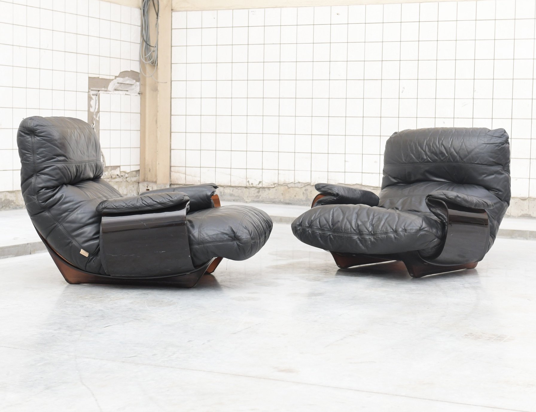 Exploring the Timeless Appeal of the Iconic Togo Sofa and Ducaroy Chair