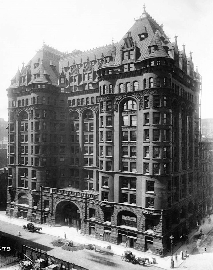 2.2. WILLARD HALL The Architecture Professor