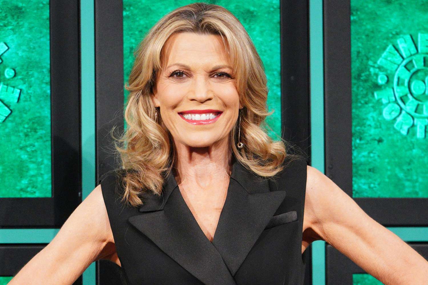 Vanna White’s Private Love Life The Secrets Behind Her DecadeLong(07)
