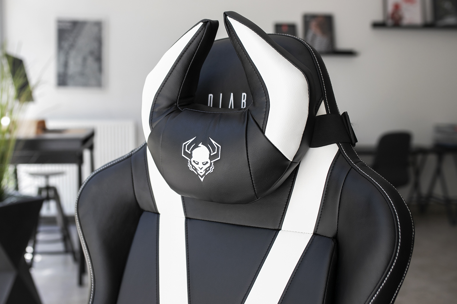 THE ARQ Diablo Chairs Diabeł tkwi w szczegółach!