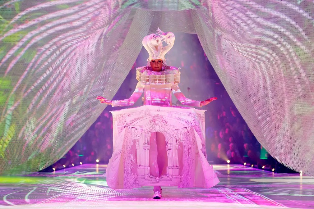 2020s fashion World of WearableArt preview show photos The Art Bay