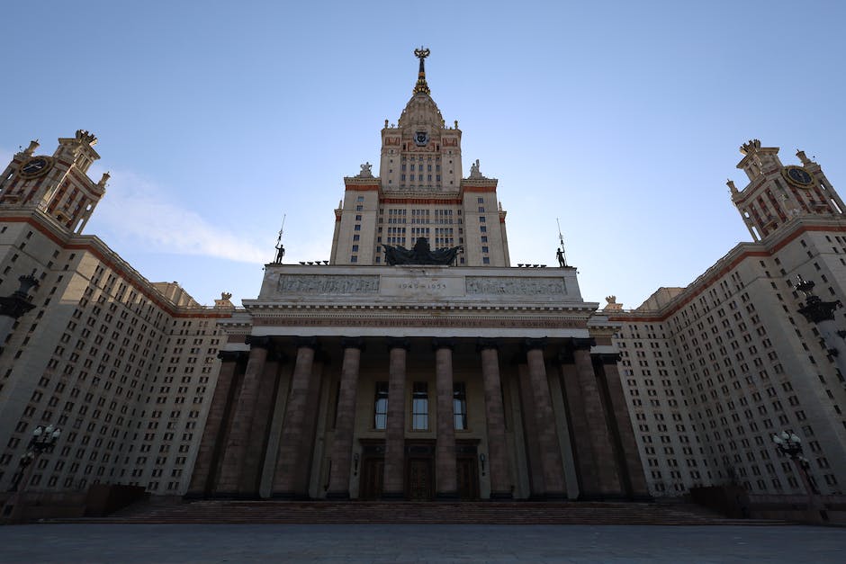 Does Queen's University Have Architecture? The Art Bay