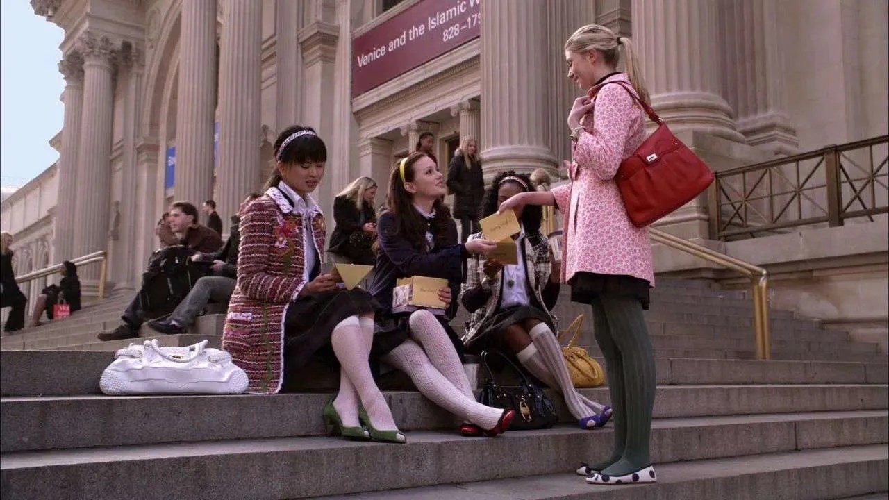 12 Gossip Girl Locations in NYC Every Fan Must Visit!