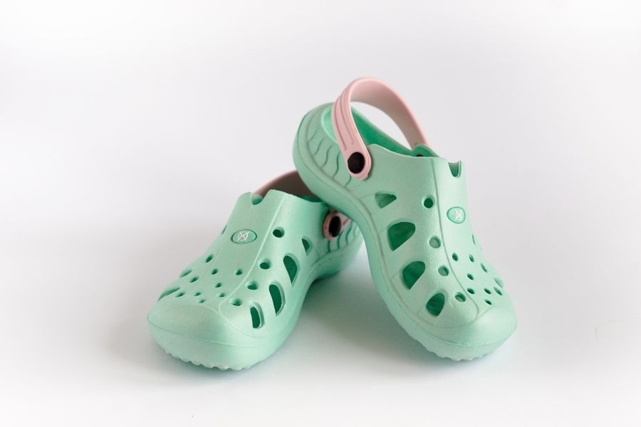 Best Crocs for Nurses in the UK Best Black Nursing Shoes