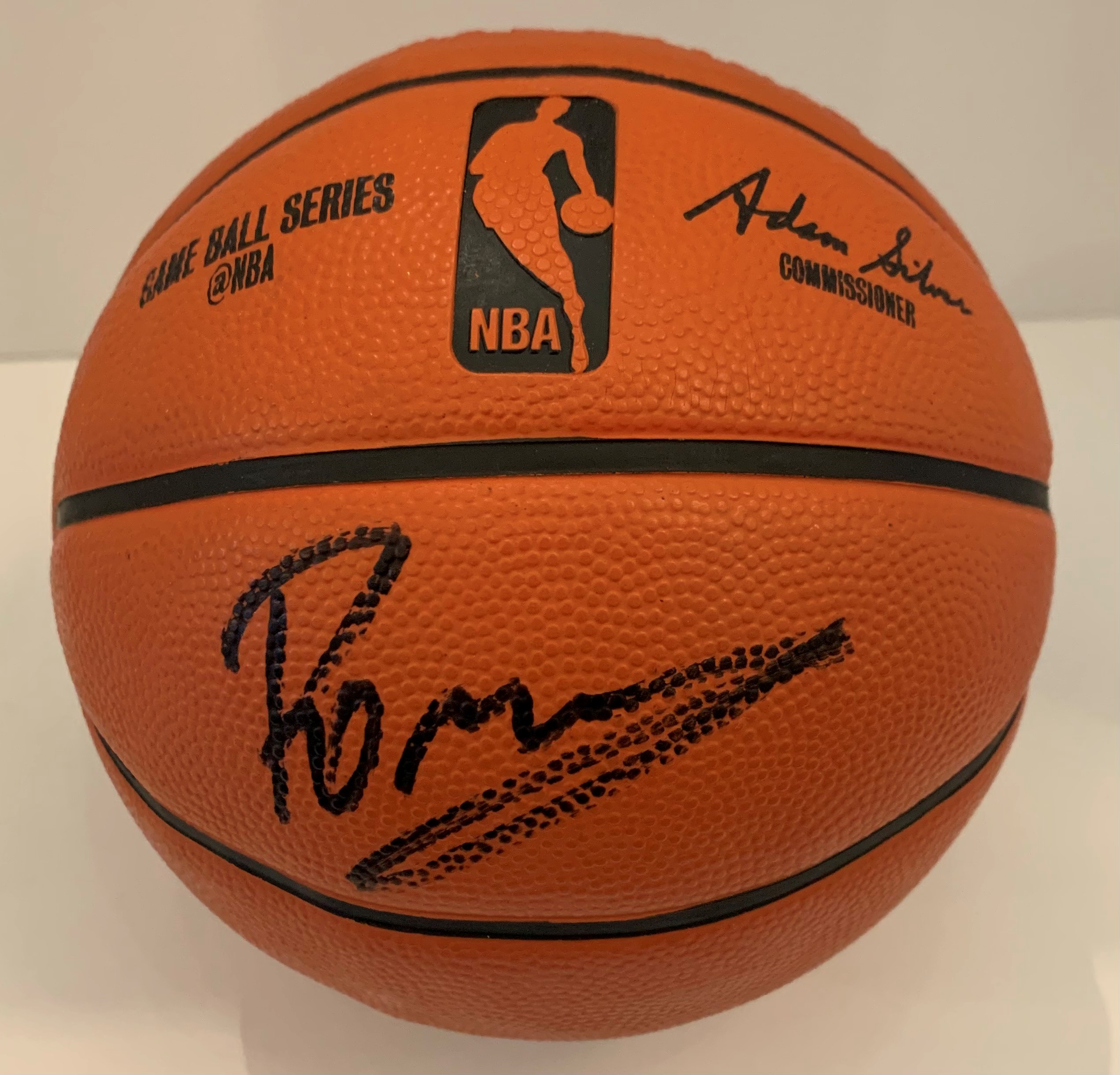 Kristaps Porzingis Signed Mini Basketball (RookieGraph) The Autograph(03)