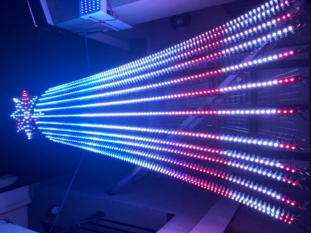 Pimp Your Christmas Lights with xLights, Is Rivian a Tesla Killer and a