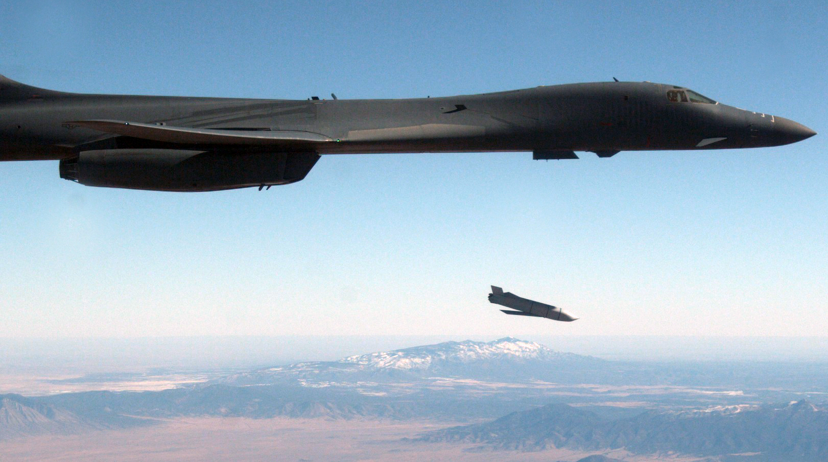 B-1 Lancer Bomber Successfully Launched An Inert JASSM Stealthy Missile From An External Pylon During Test - Vimarsana News
