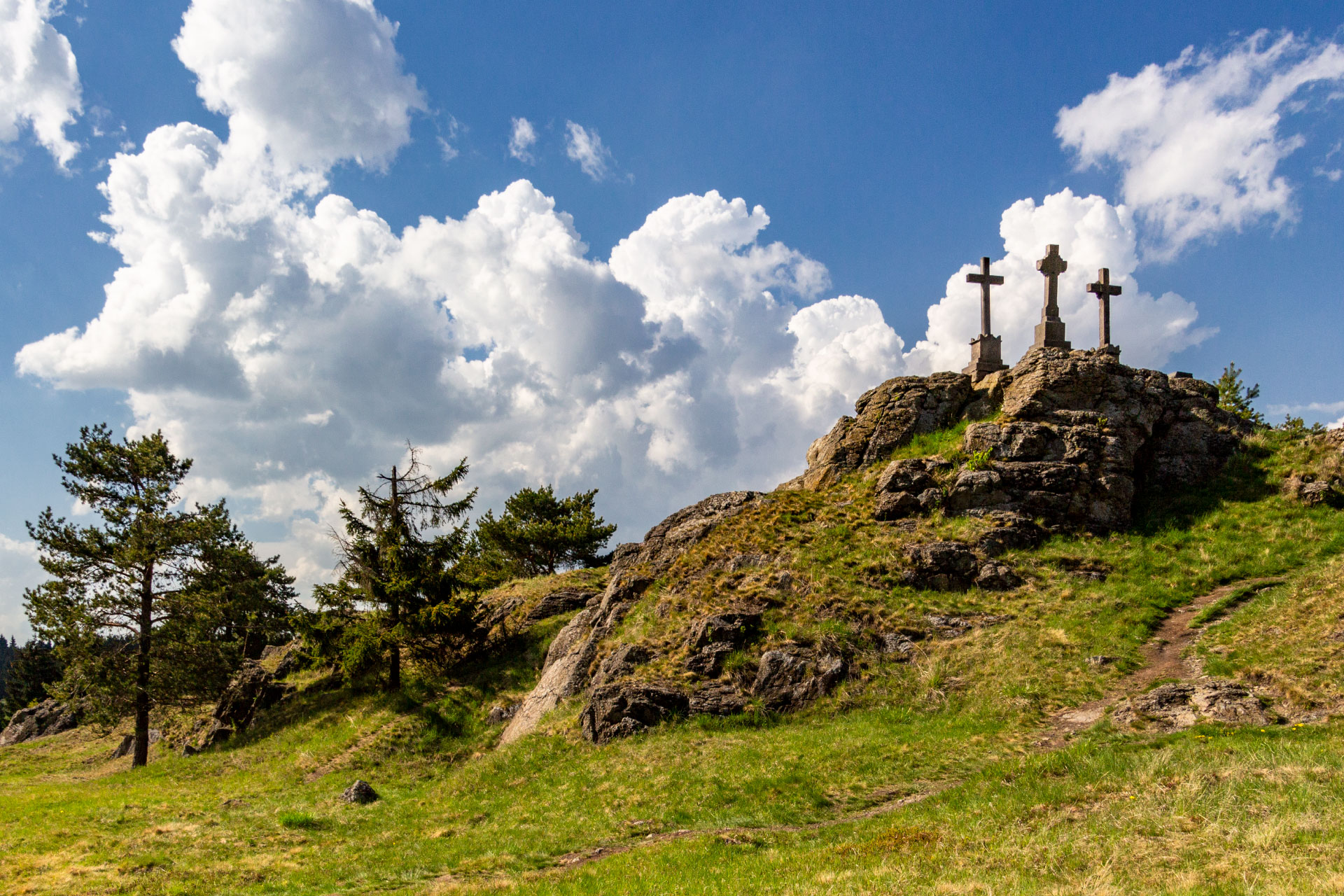 Die Drei Kreuze im Kaiserwald (2/4) theBackpacker