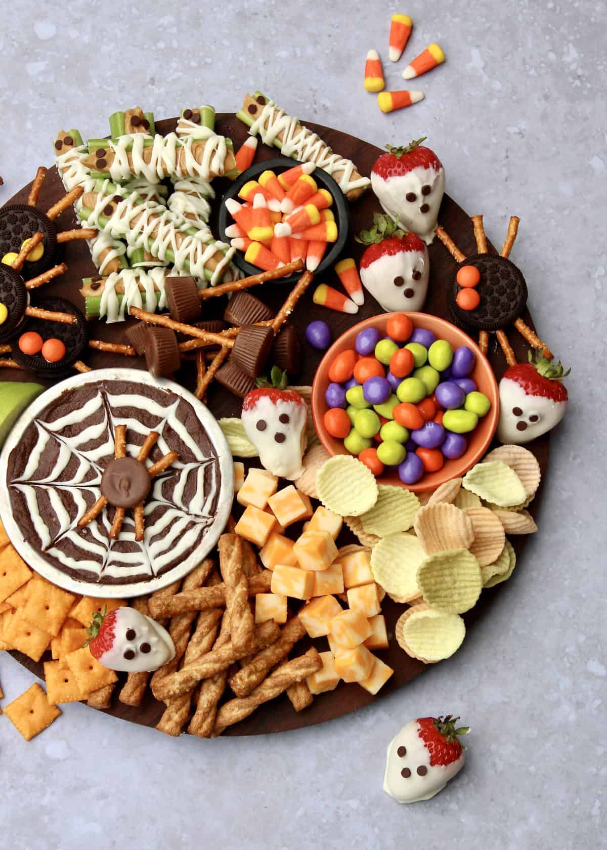 KidFriendly Halloween Snack Board The BakerMama