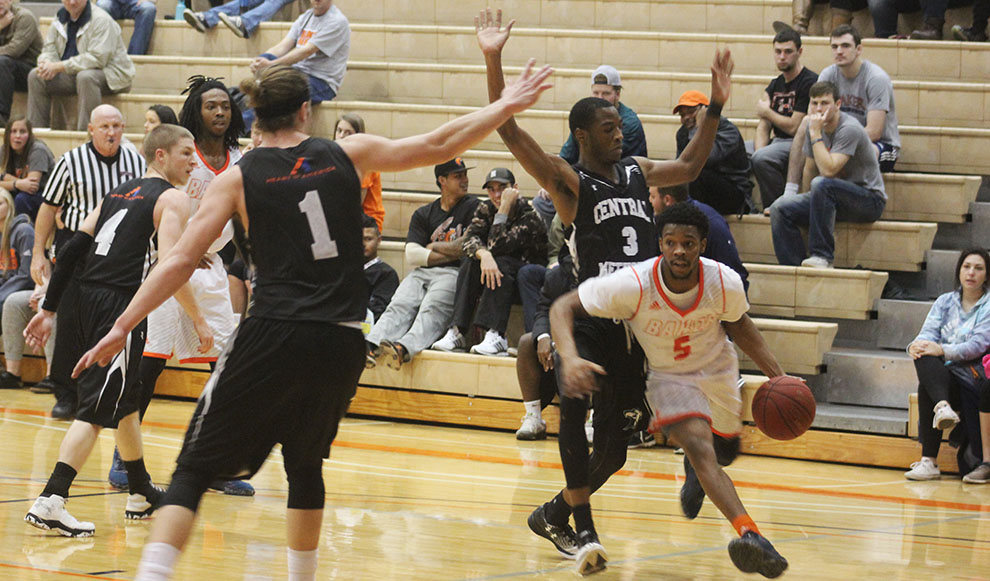 Men’s basketball uses big second halves to win two Heart games The