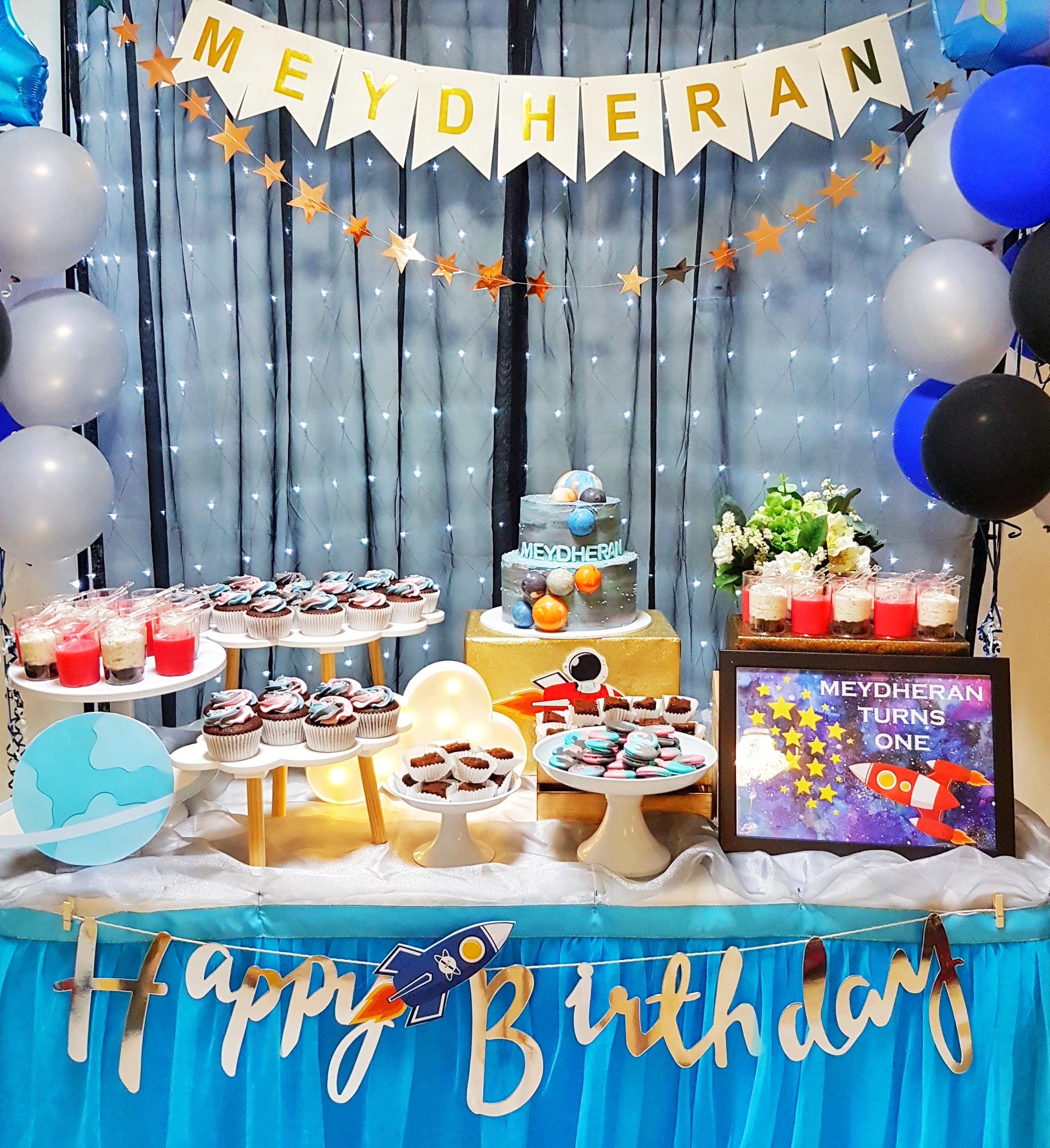 Galaxy Dessert Table by The Baking Experiment
