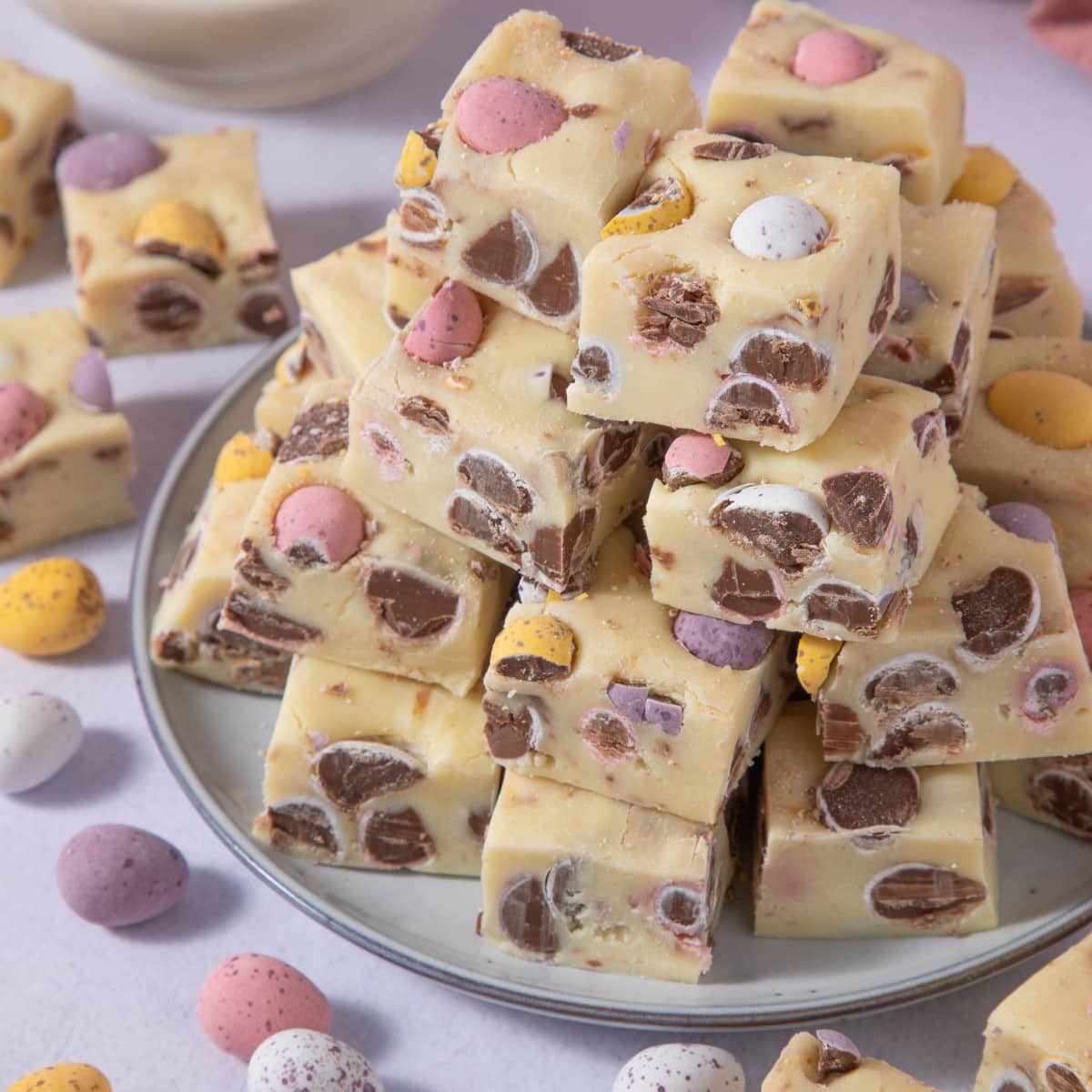 Mini Egg White Chocolate Fudge The Baking Explorer