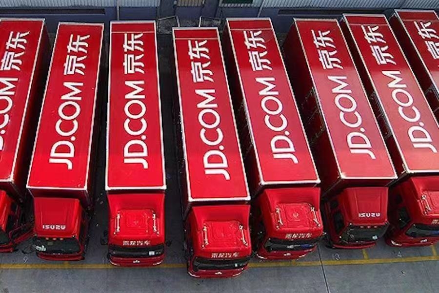 backs its merchants with 1.5 billion. But investors aren’t