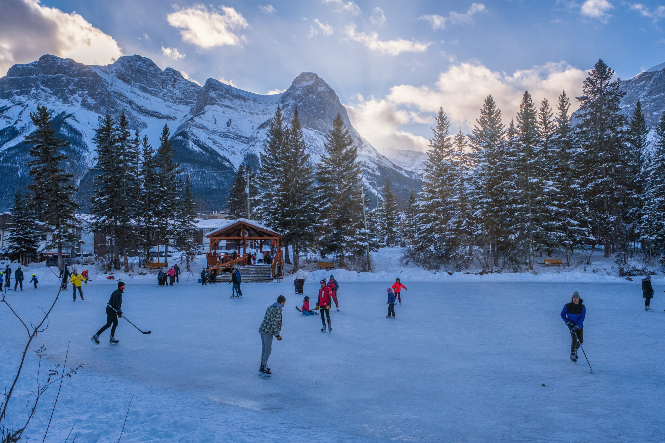 15 Fun Things to do in Canmore in the Winter for Everyone The Banff Blog