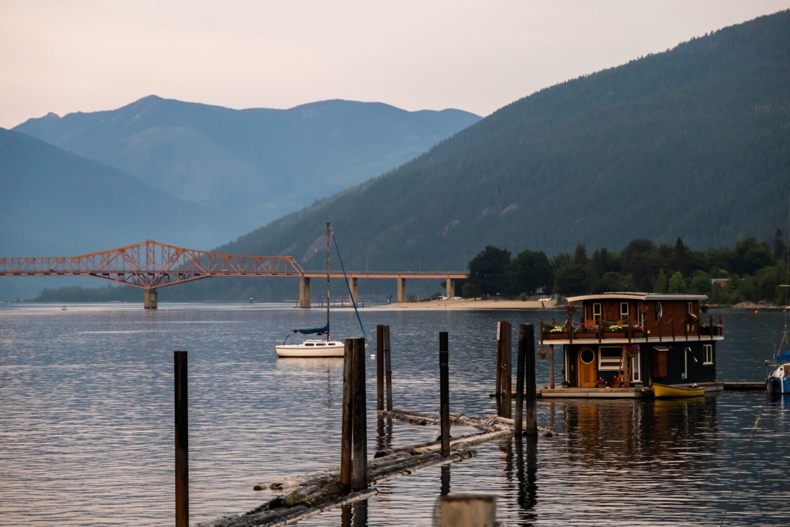 12 BEST Things to do in Nelson, BC Canada