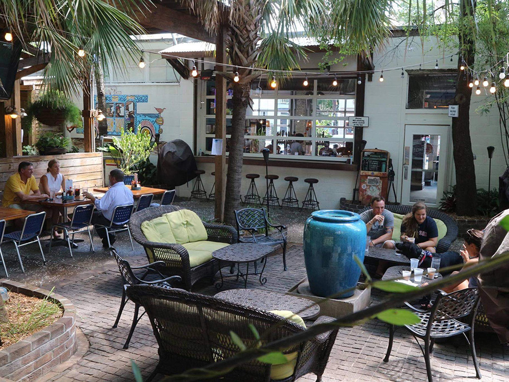 The 14 Best Happy Hours in Downtown Charleston