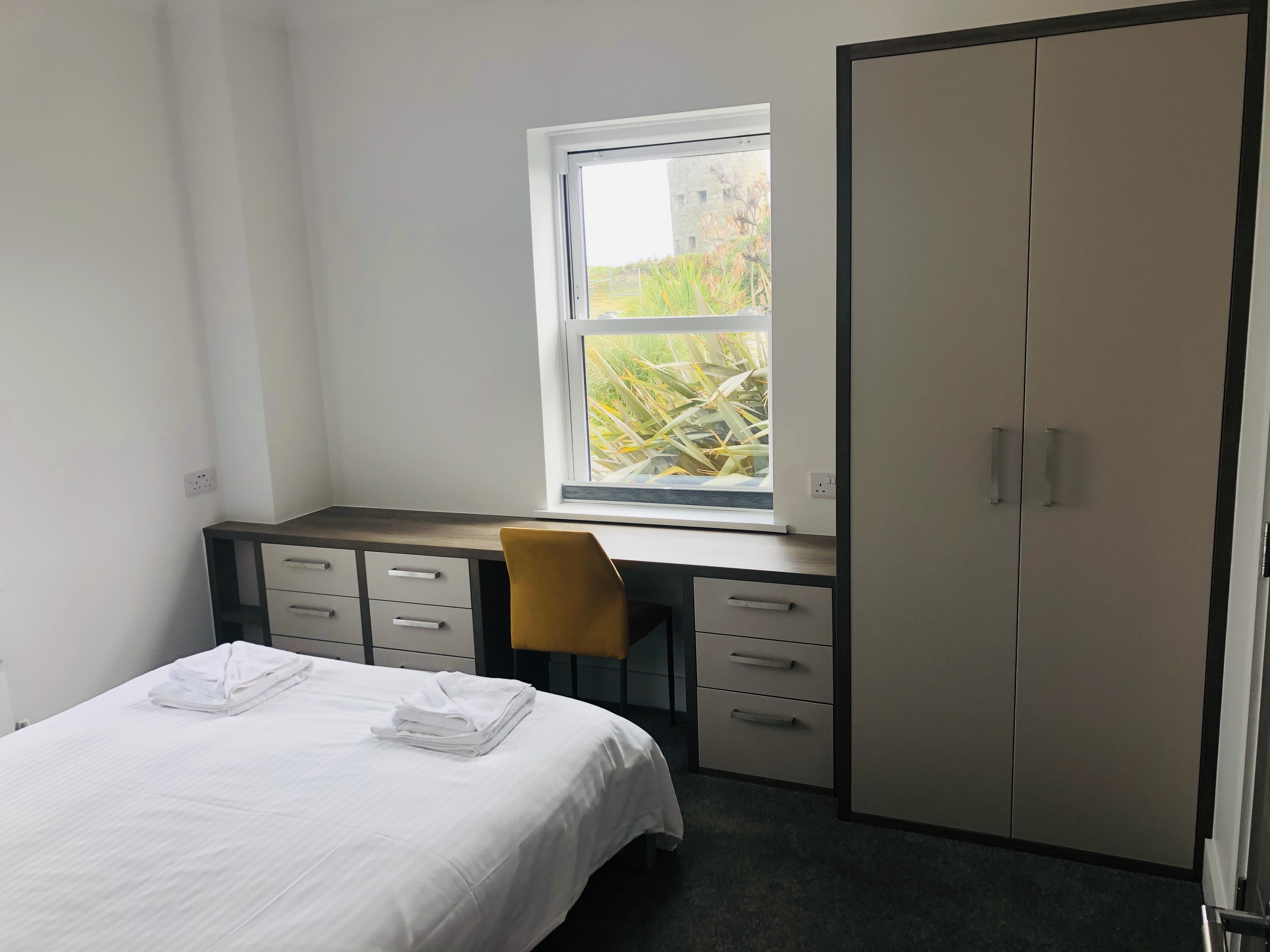 Apartment 4 Pembroke Bay Self Catering Apartments Guernsey The Bay