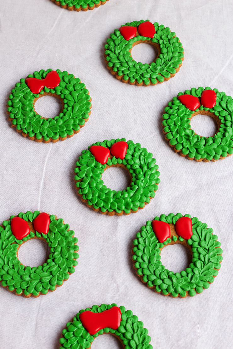 Christmas Wreath Sugar Cookies Christmas Wreath Cookies The Bearfoot Baker