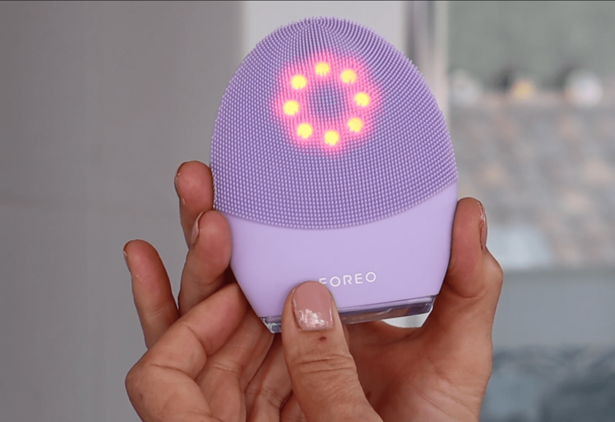 FOREO Luna 4 Plus How is it Different? Skin Care for Women Over 50