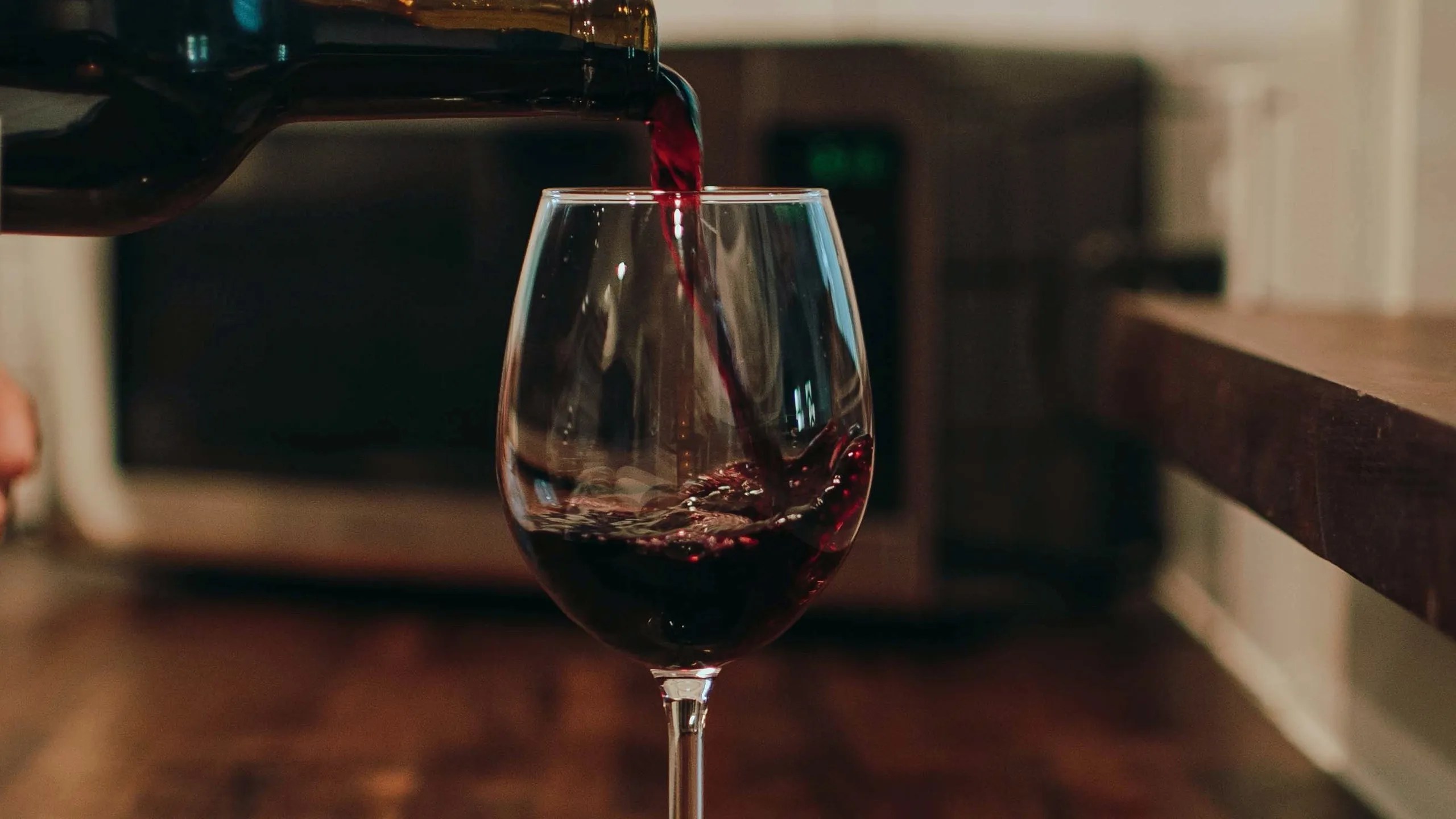 How Many Drinks Are in a Bottle of Wine?