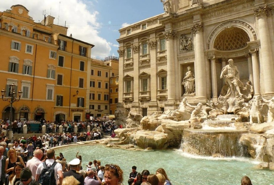 Trevi Fountain Best Visiting Hours, History, and Tips