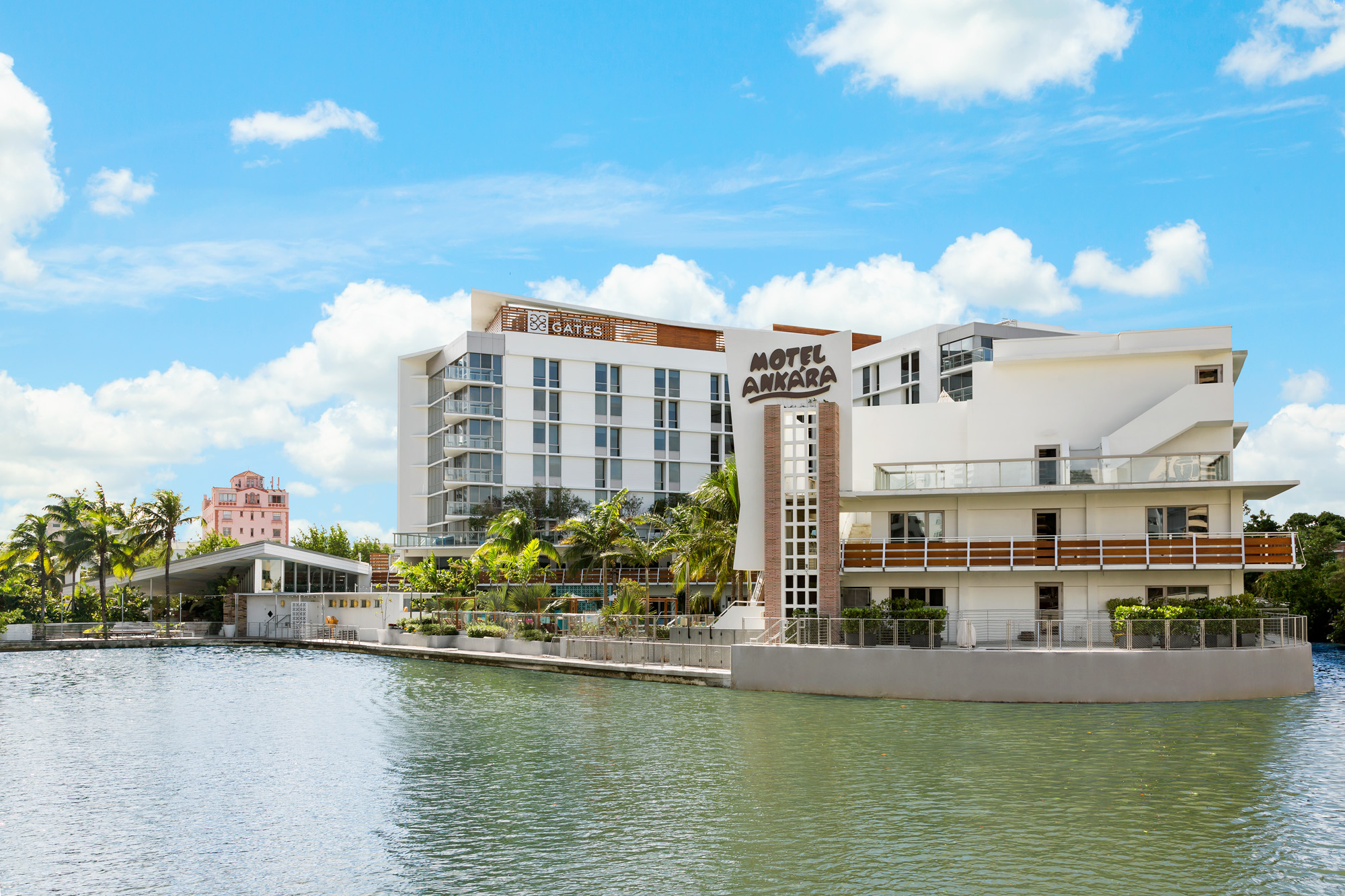 GatesMiamiExterior3. The Big Bubble MIAMI